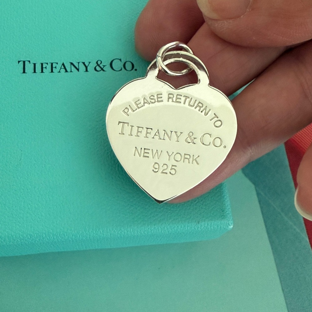 JUMBO SIZE XL Tiffany & Co. Please Return To Tiffany New York Heart Tag Pendant